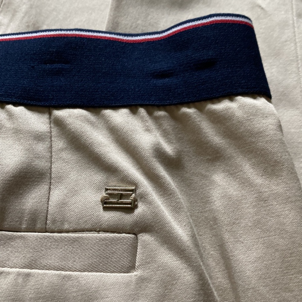 Tommy Hilfiger women’s slack, size 12, khaki. Excellent condition